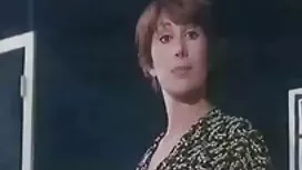 Un électricien est v ...