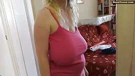 Blonde aux seins pet ...