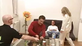 Belle blonde sexy tu ...
