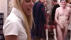 Pendant que la femme ...