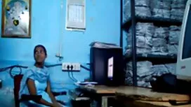 Busty salope prend s ...