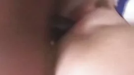 La jeune fille est d ...